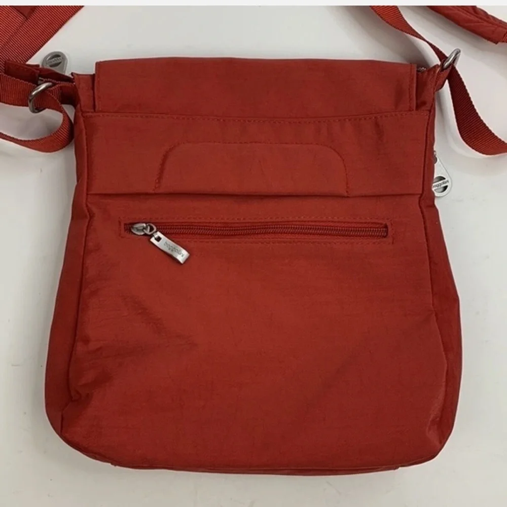 BAGGALLINI Dublin Travel Brick Red Nylon Crossbody Shoulder Bag  Retired - Picture 2 of 11